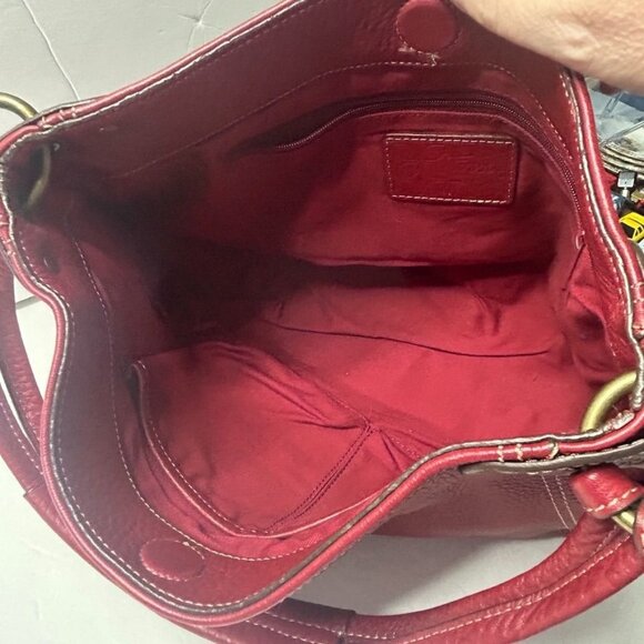 Vintage Fossil Red Pebbled Leather Shoulder Bag Side Pockets Brass Hardware - Picture 3 of 9